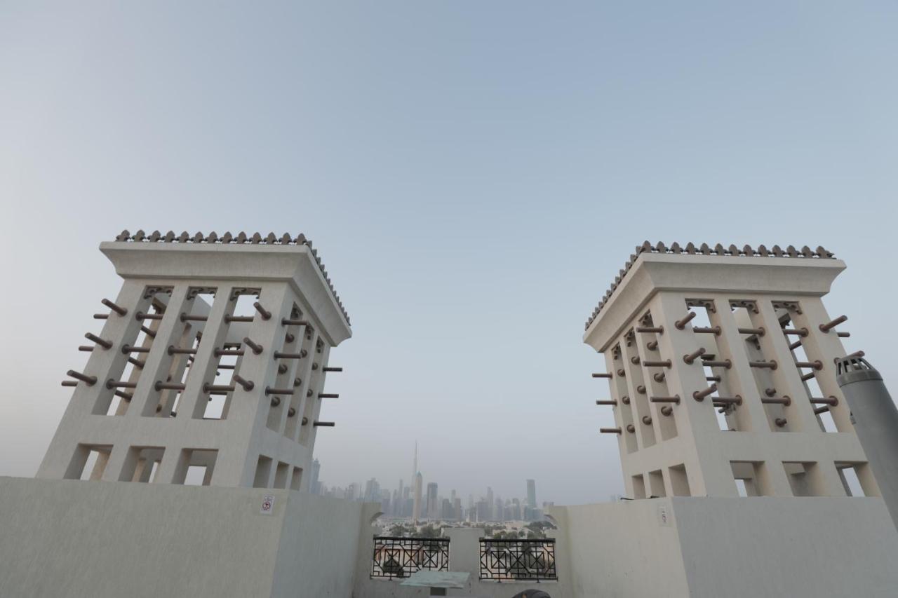 Cozy Rooms And Small Partitions For Men Guests In Dubai Exteriör bild